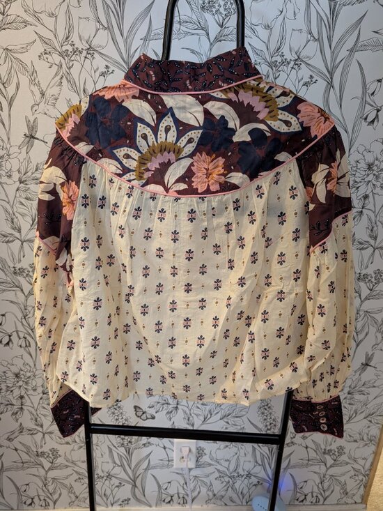 NWT Farm Rio Ainika Chill Blouse | Size M | Anthropologie - Picture 6 of 13